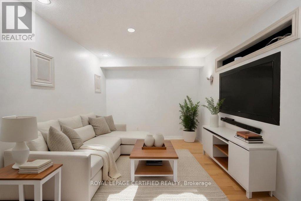 250 Big Bay Point Road, Innisfil, Ontario  L9S 2P6 - Photo 14 - N12975672