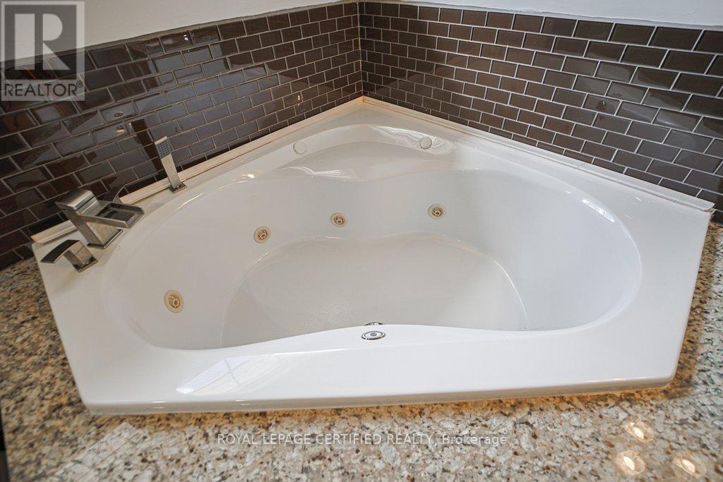 250 Big Bay Point Road, Innisfil, Ontario  L9S 2P6 - Photo 23 - N12975672