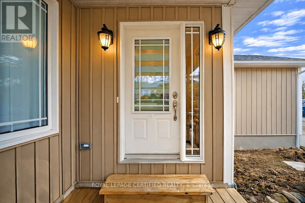 250 Big Bay Point Road, Innisfil, Ontario  L9S 2P6 - Photo 4 - N12975672