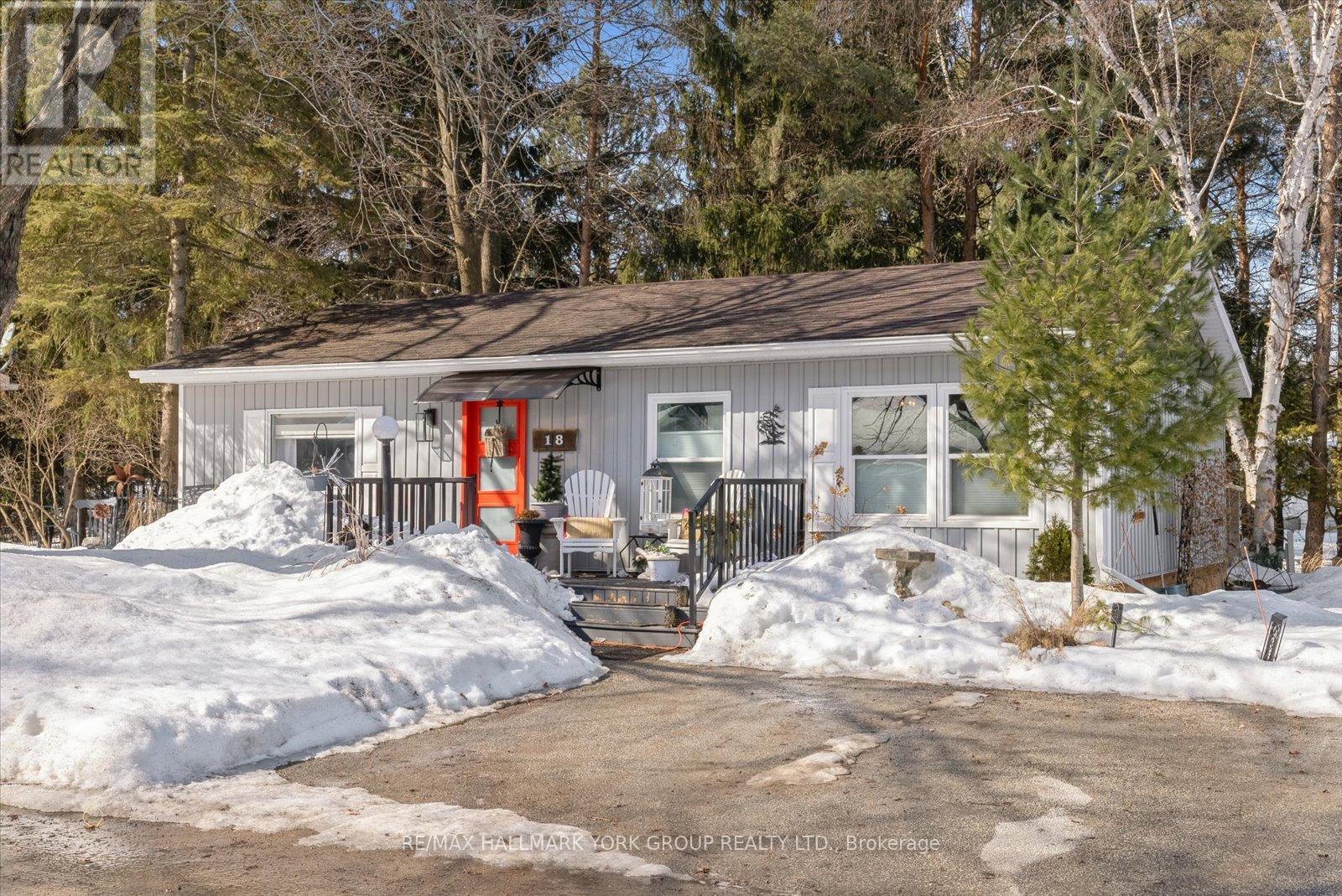 18 Cherrywood Lane, Innisfil, Ontario  L9S 1M6 - Photo 2 - N12975678