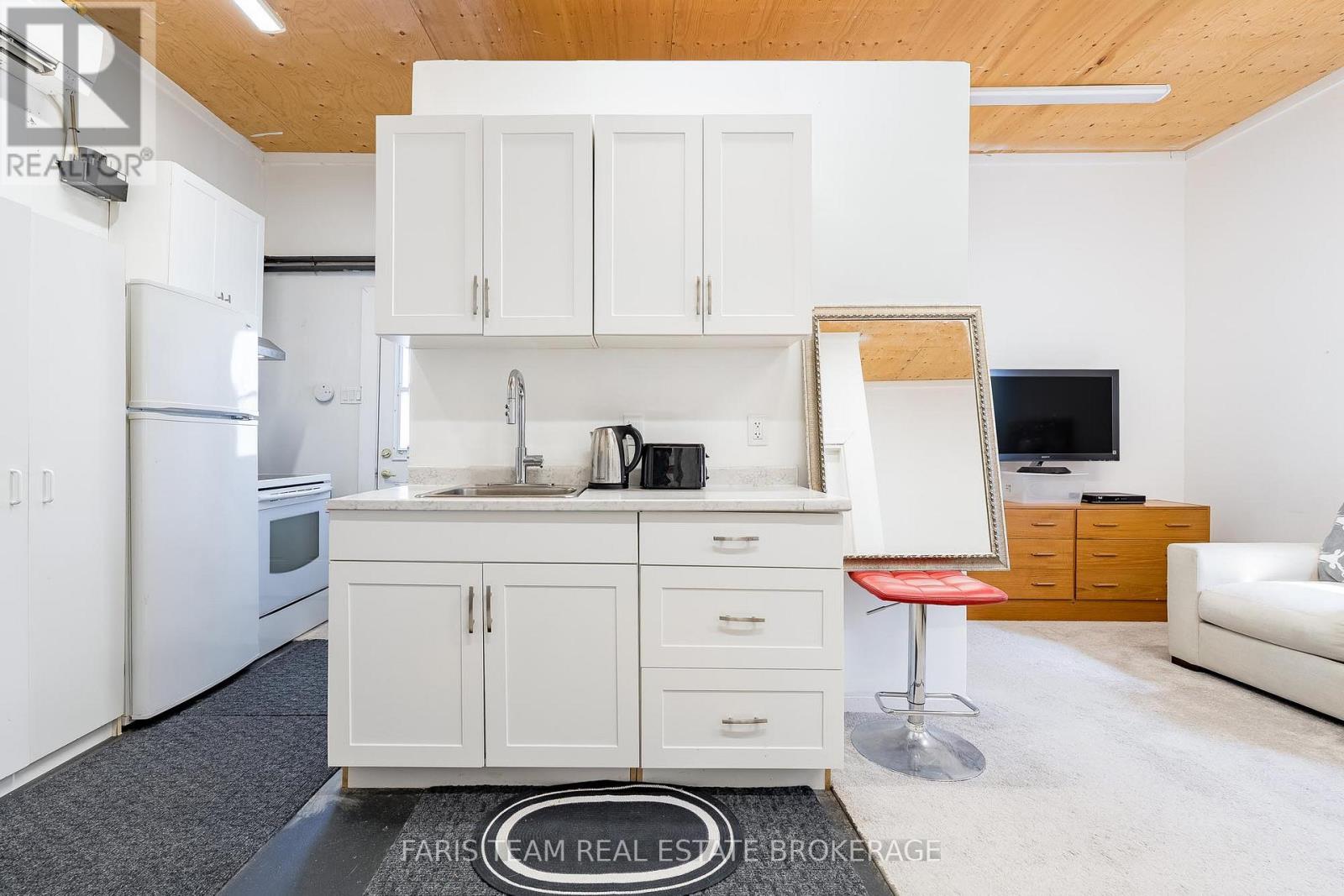 706 James Street, Innisfil, Ontario  L9S 2G7 - Photo 19 - N12975764