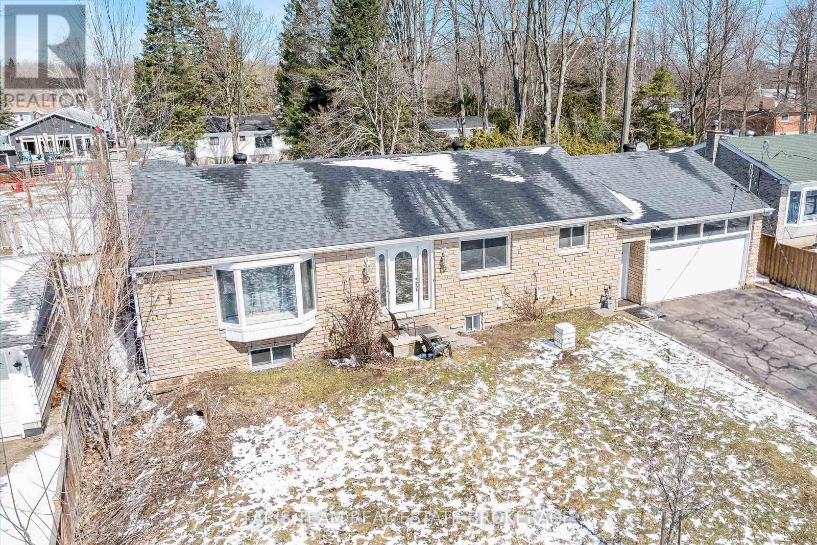 706 James Street, Innisfil, Ontario  L9S 2G7 - Photo 2 - N12975764