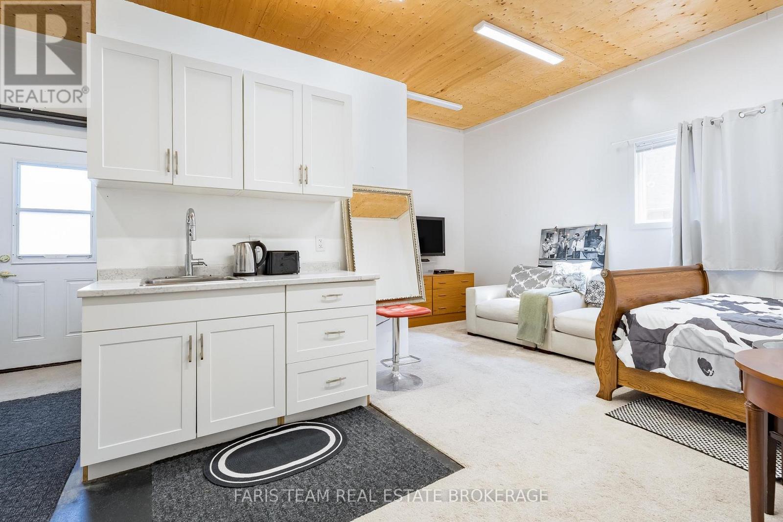 706 James Street, Innisfil, Ontario  L9S 2G7 - Photo 20 - N12975764