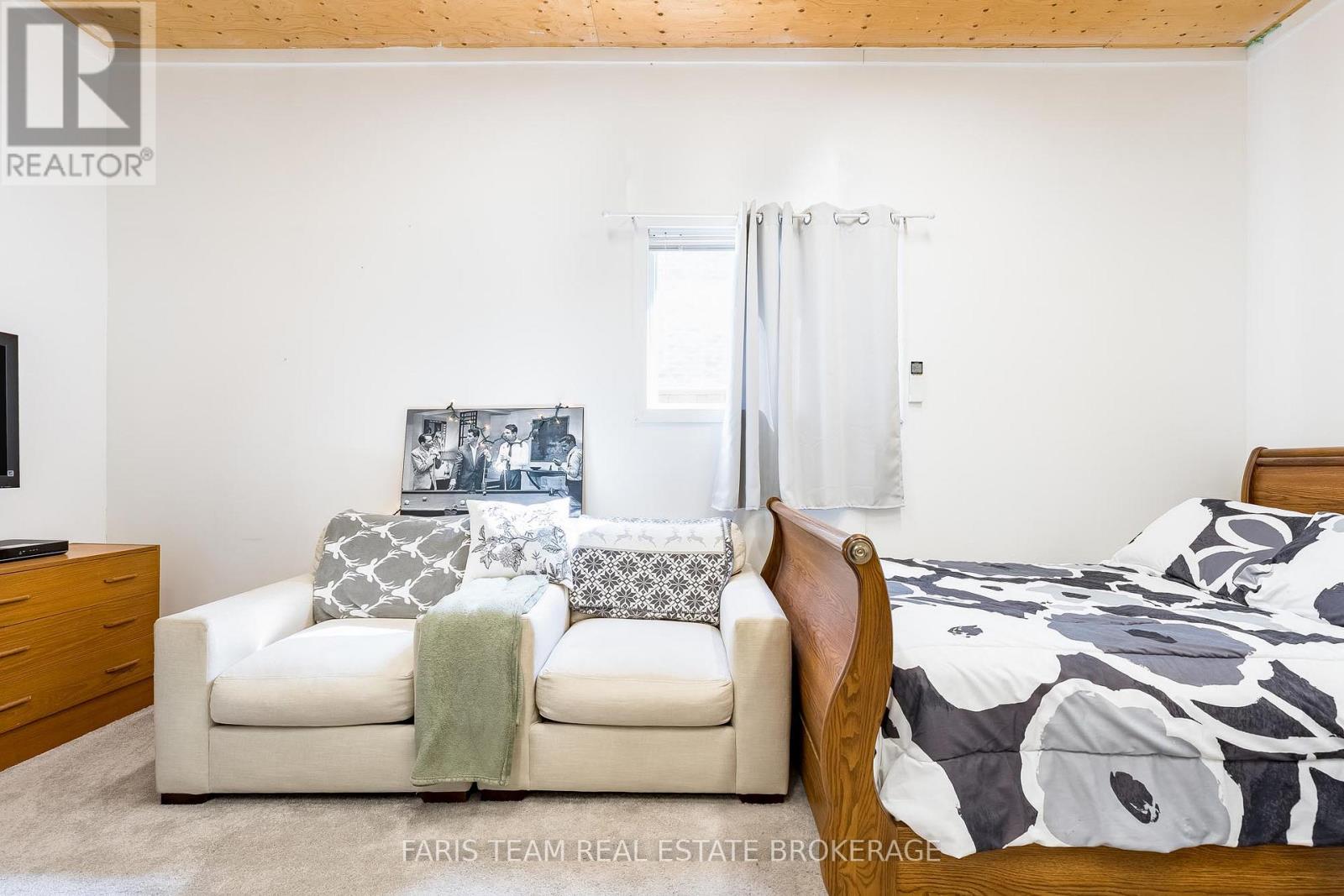 706 James Street, Innisfil, Ontario  L9S 2G7 - Photo 21 - N12975764