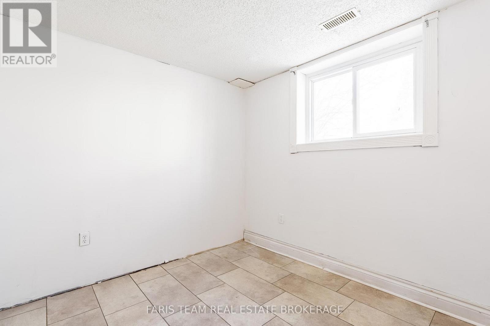 706 James Street, Innisfil, Ontario  L9S 2G7 - Photo 32 - N12975764