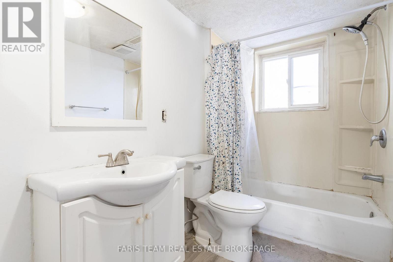 706 James Street, Innisfil, Ontario  L9S 2G7 - Photo 34 - N12975764