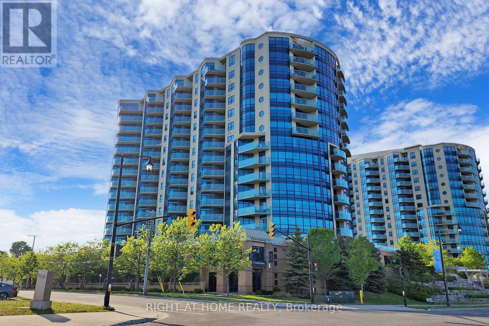 PH06 - 37 ELLEN STREET, Barrie, Ontario