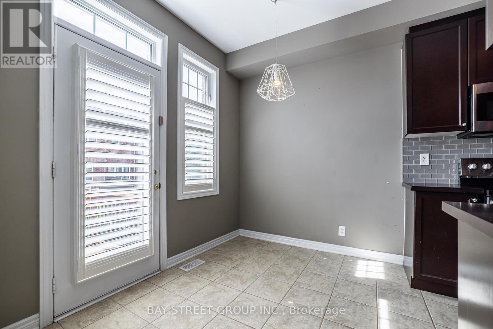 4 Courtland Crescent, East Gwillimbury, Ontario  L9N 0B2 - Photo 22 - N12975772