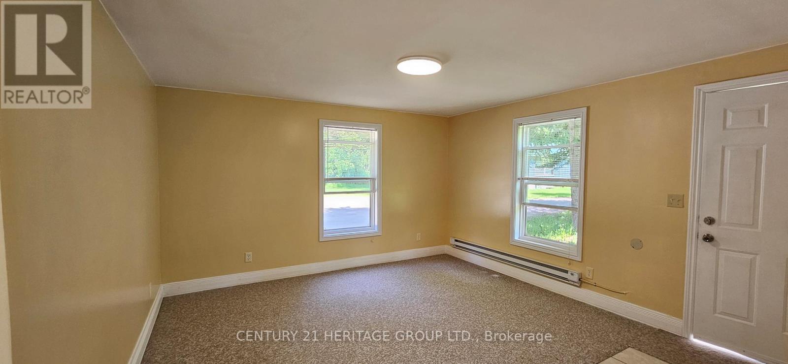 1 - 619 Queensville Side Road W, East Gwillimbury, Ontario  L9N 1N7 - Photo 2 - N12975810