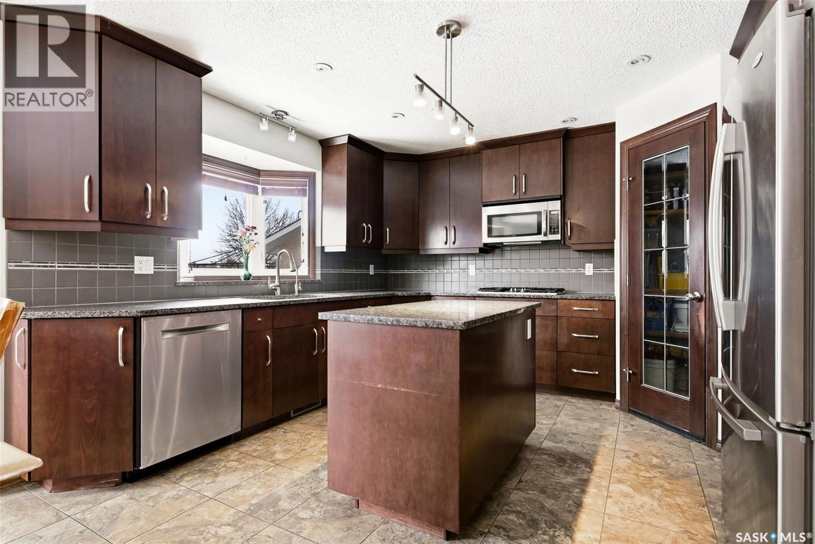 3242 Barton Place E, Regina, Saskatchewan  S4N 7C8 - Photo 13 - SK032399