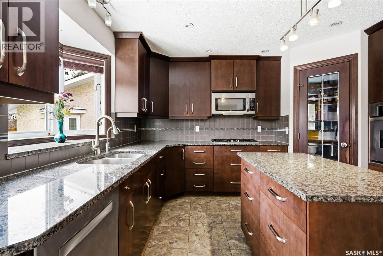 3242 Barton Place E, Regina, Saskatchewan  S4N 7C8 - Photo 14 - SK032399