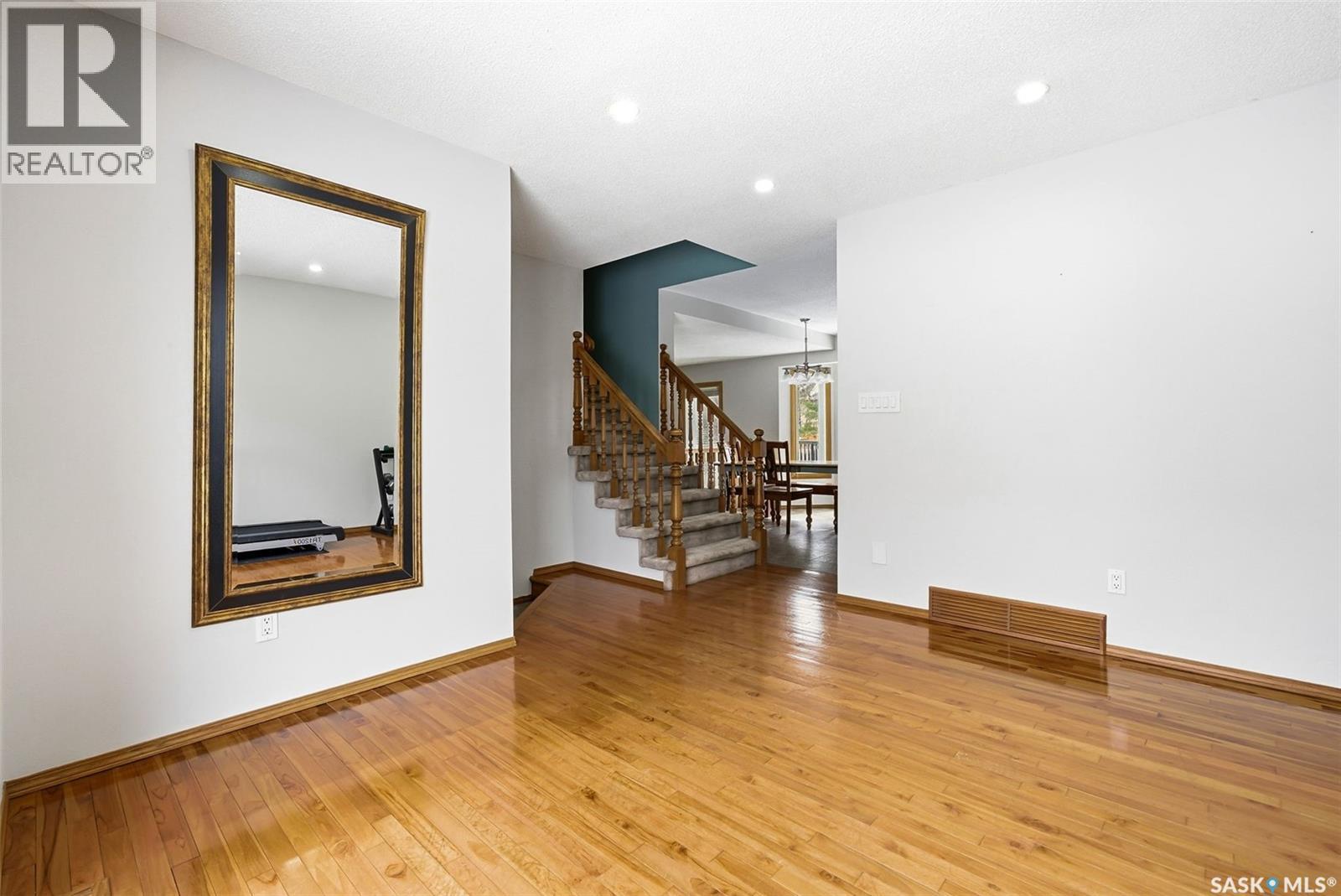 3242 Barton Place E, Regina, Saskatchewan  S4N 7C8 - Photo 7 - SK032399