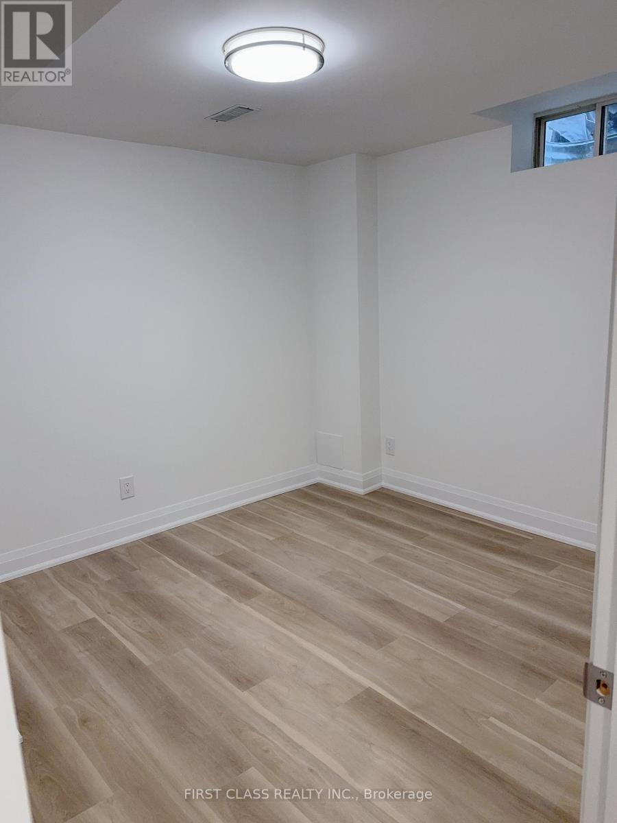 Basement - 15 Avenida Street, Markham, Ontario  L3S 4J4 - Photo 8 - N12968326