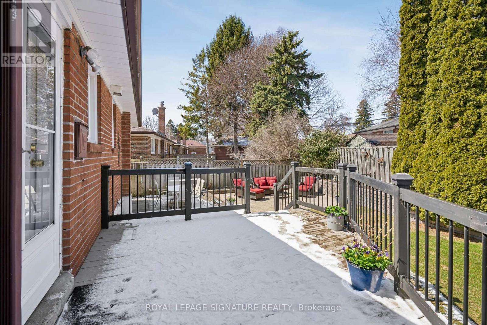 90 Woodgarden Crescent, Toronto, Ontario  M1E 3K2 - Photo 39 - E12971936