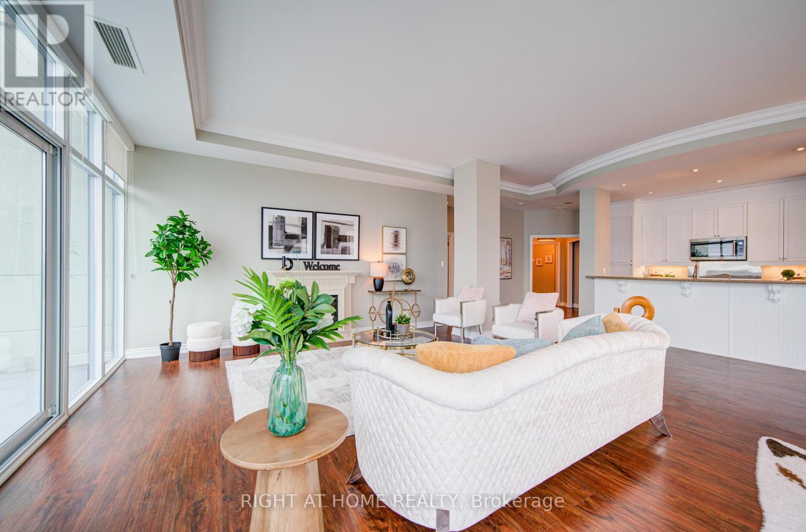 Ph06 - 37 Ellen Street, Barrie, Ontario  L0K 1S0 - Photo 11 - S12955464