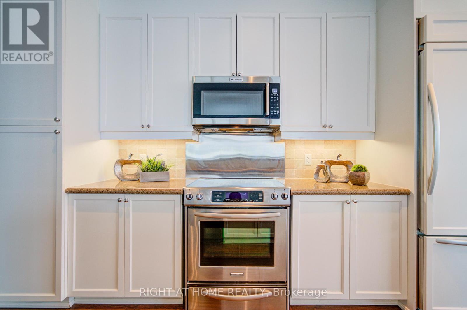 Ph06 - 37 Ellen Street, Barrie, Ontario  L0K 1S0 - Photo 9 - S12955464