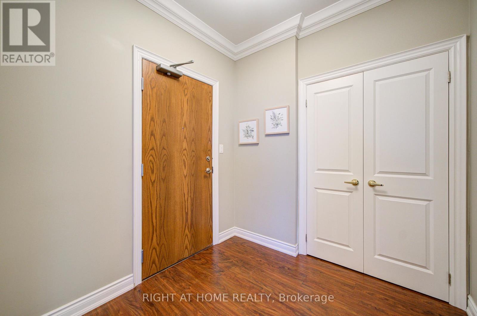 Ph06 - 37 Ellen Street, Barrie, Ontario  L0K 1S0 - Photo 5 - S12955464