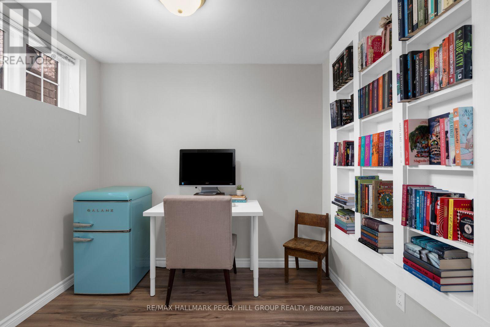 64 Bird Street, Barrie, Ontario  L4N 0X3 - Photo 12 - S12975436