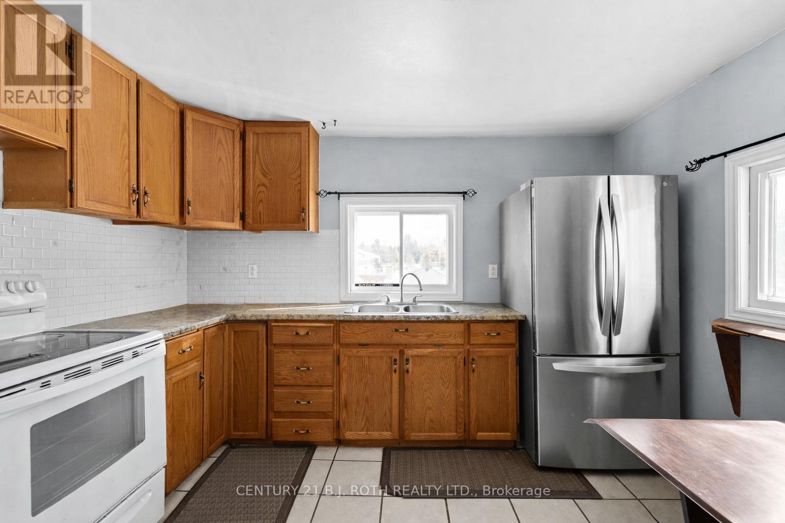 1006 Flos 4 Road E, Springwater, Ontario  L0L 2K0 - Photo 6 - S12975490