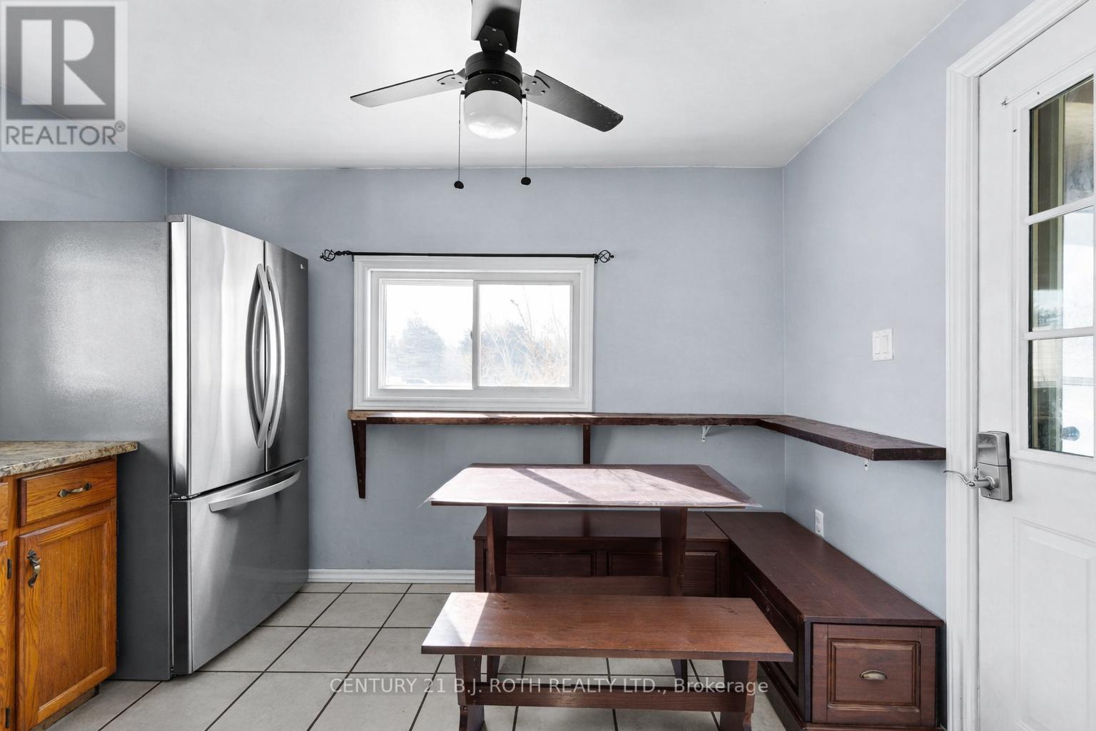 1006 Flos 4 Road E, Springwater, Ontario  L0L 2K0 - Photo 7 - S12975490