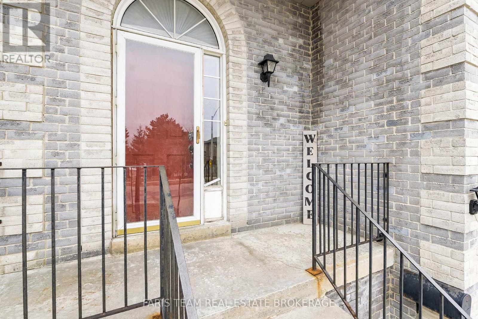 45 Hawkins Drive, Barrie, Ontario  L4N 0A7 - Photo 5 - S12975518