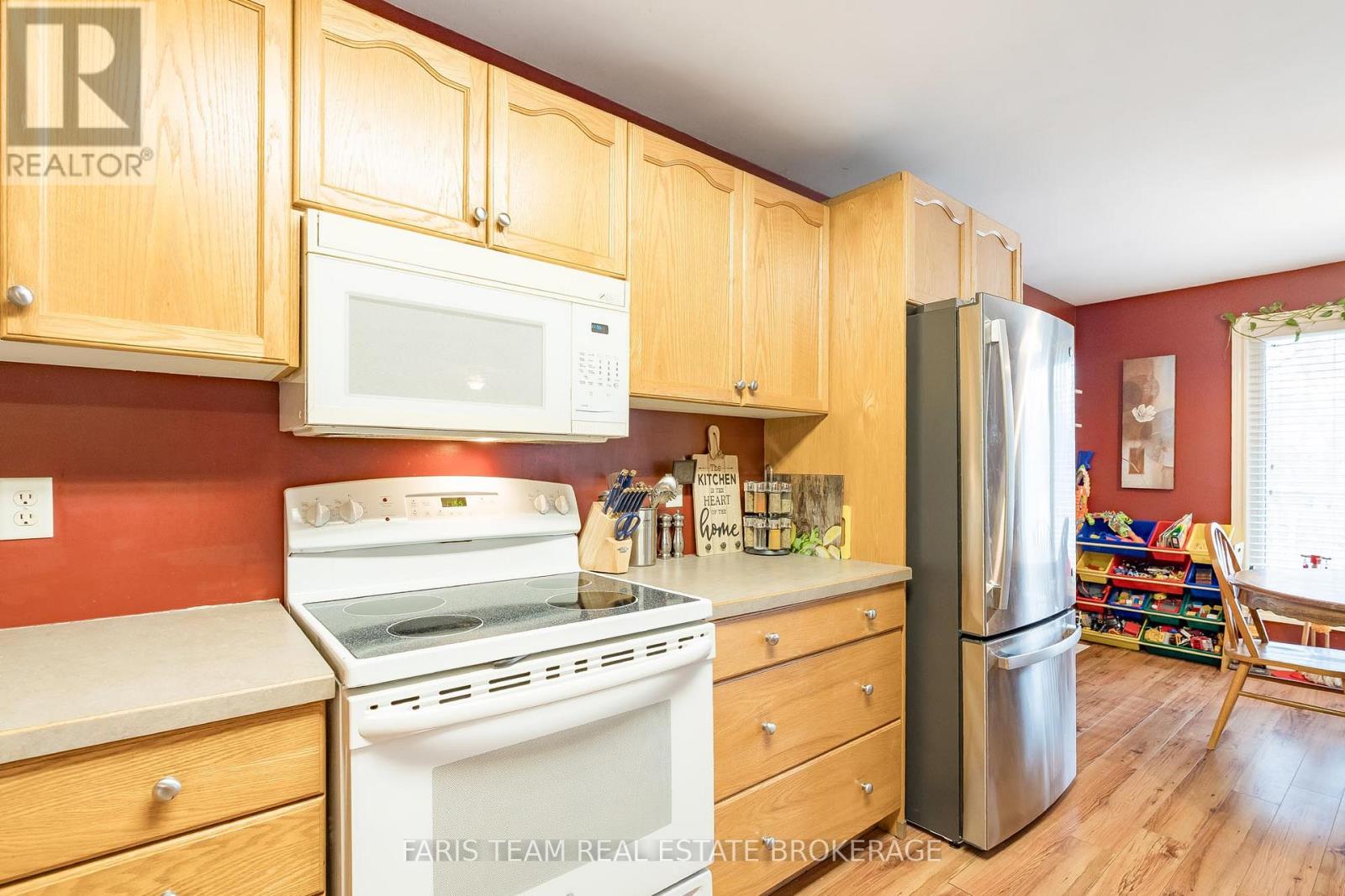 45 Hawkins Drive, Barrie, Ontario  L4N 0A7 - Photo 9 - S12975518