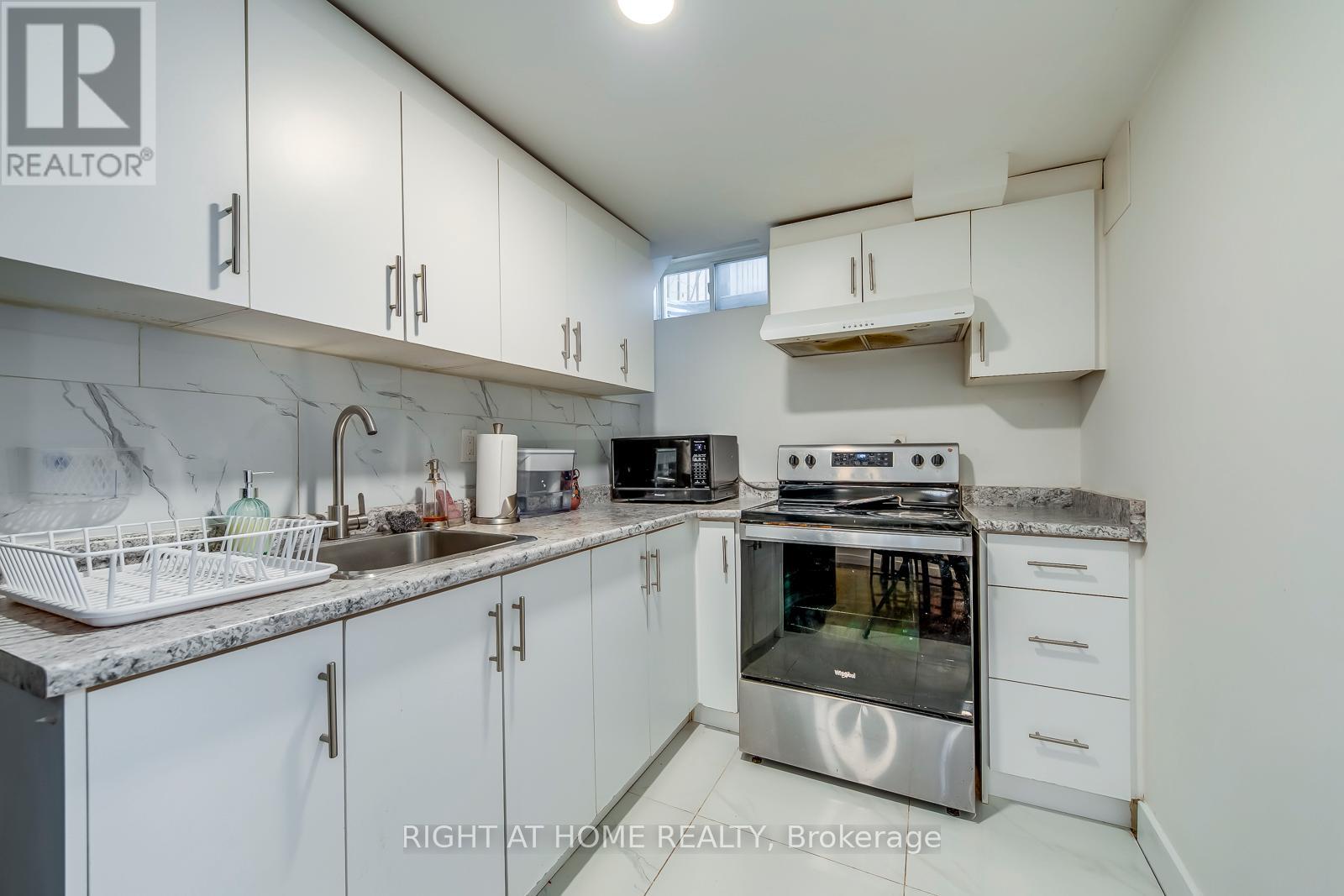 15 Eagle Trace Drive, Brampton, Ontario  L6R 0M3 - Photo 38 - W12873314