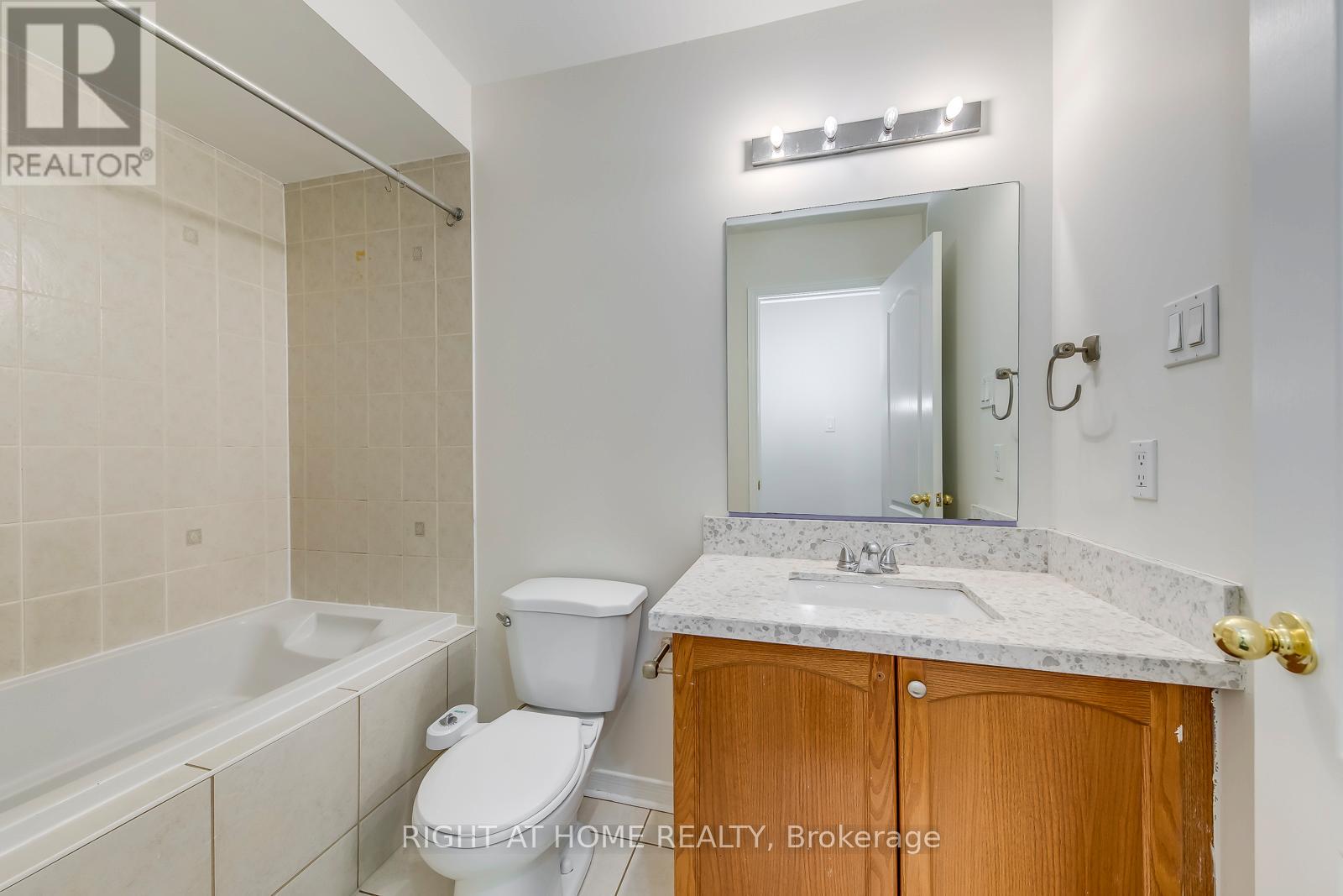 15 Eagle Trace Drive, Brampton, Ontario  L6R 0M3 - Photo 31 - W12873314