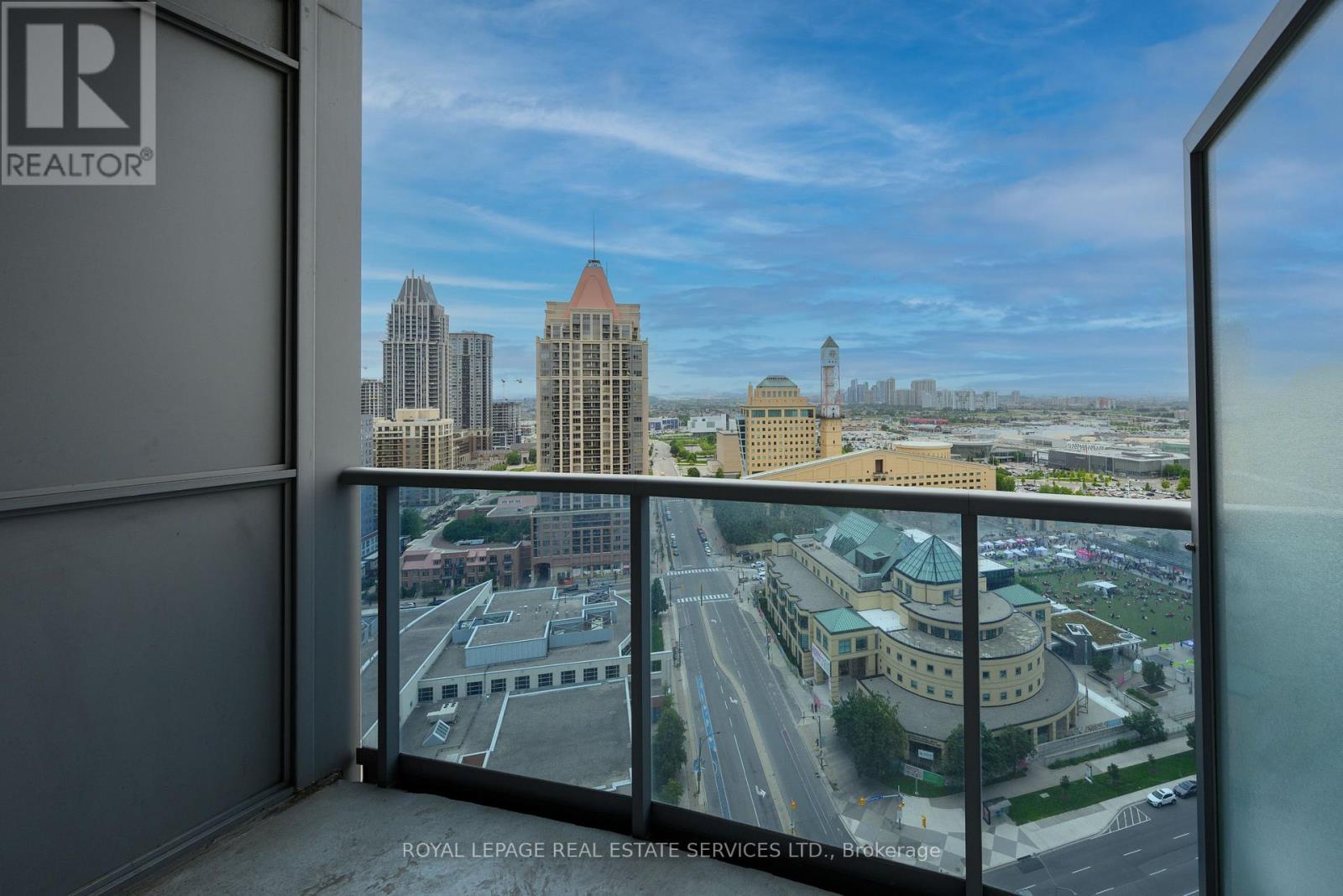 2305 - 330 Burnhamthorpe Road W, Mississauga, Ontario  L5B 0E1 - Photo 15 - W12888334