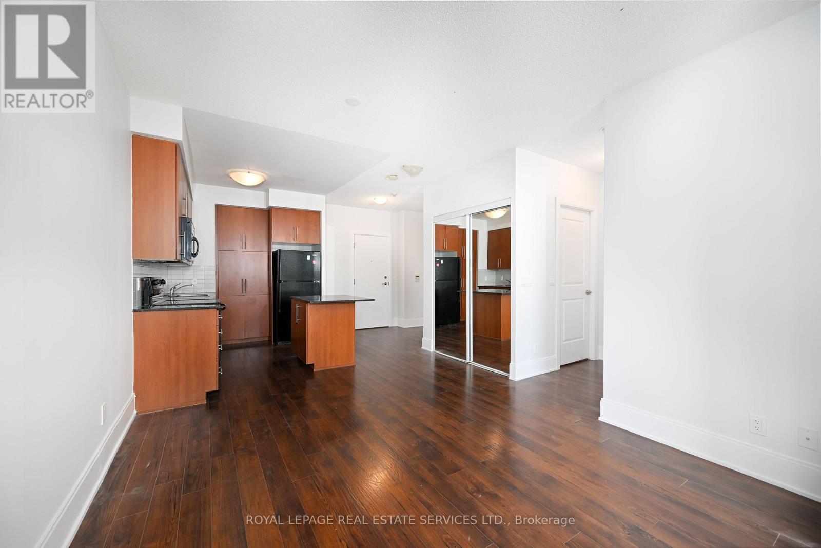 2305 - 330 Burnhamthorpe Road W, Mississauga, Ontario  L5B 0E1 - Photo 19 - W12888334