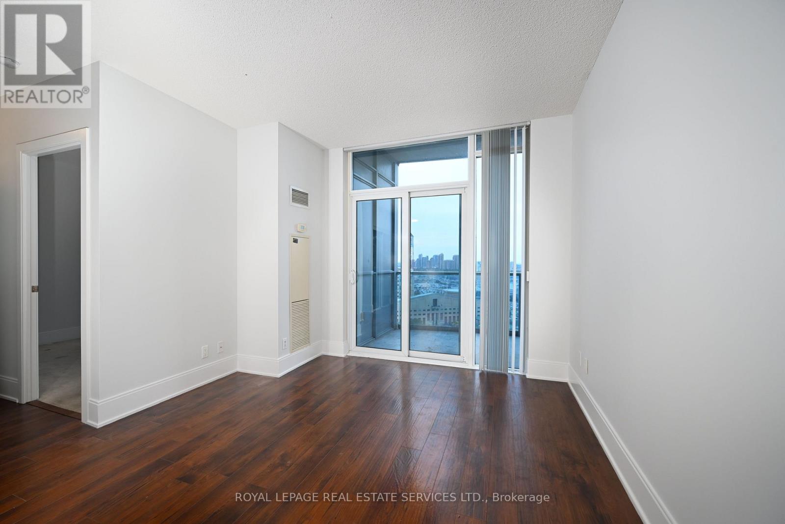 2305 - 330 Burnhamthorpe Road W, Mississauga, Ontario  L5B 0E1 - Photo 13 - W12888334