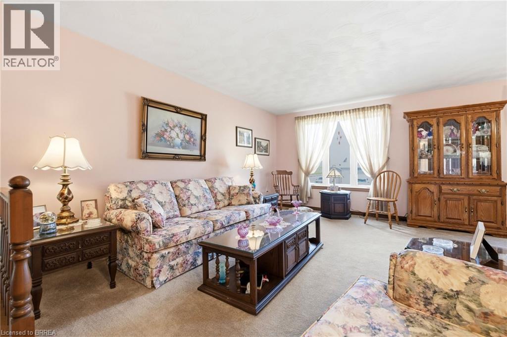 35 Bernard Avenue, Brantford, Ontario  N3R 7K7 - Photo 8 - 40818603