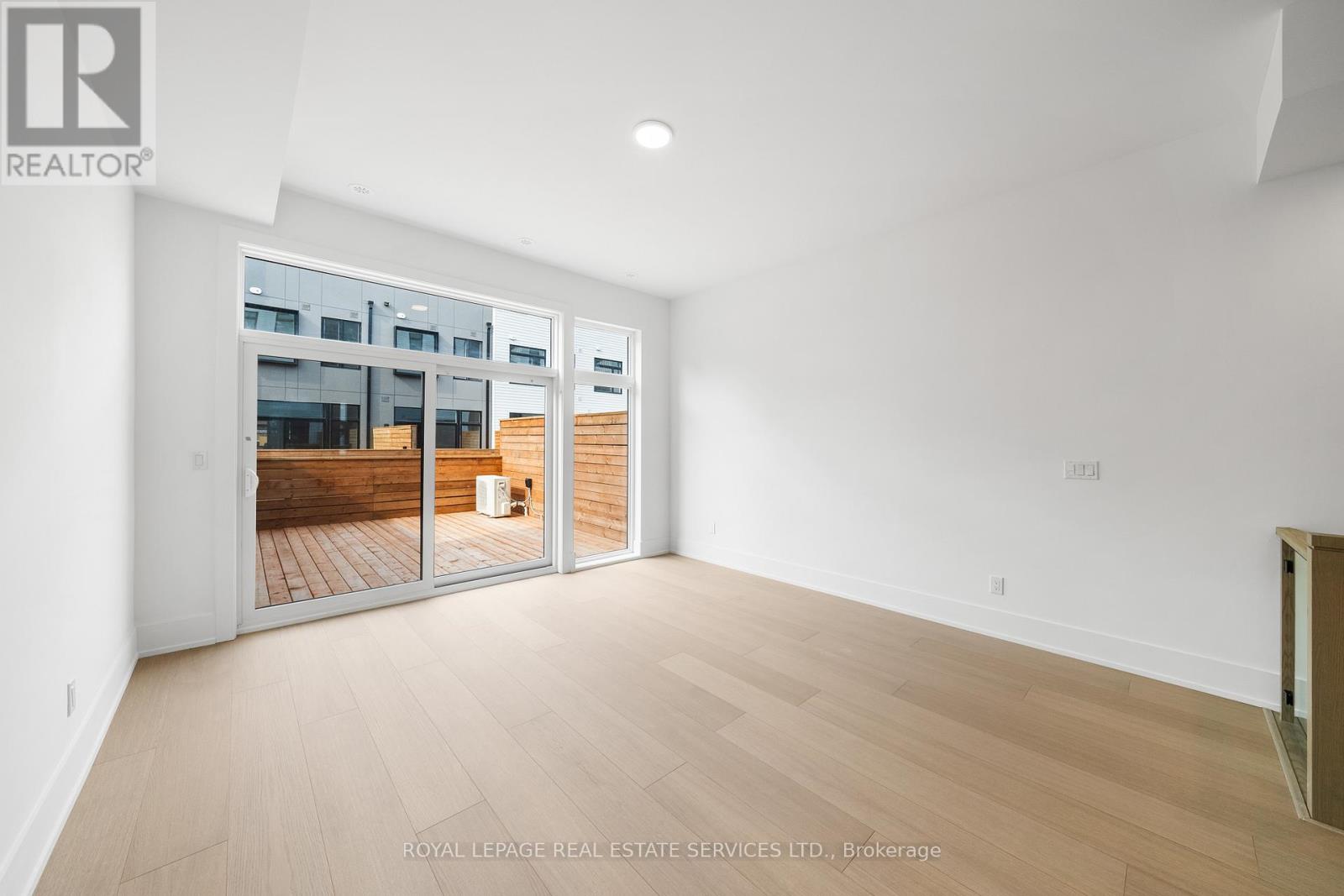 12 - 20 Lou Parsons Way, Mississauga, Ontario  L5H 0B2 - Photo 7 - W12969976