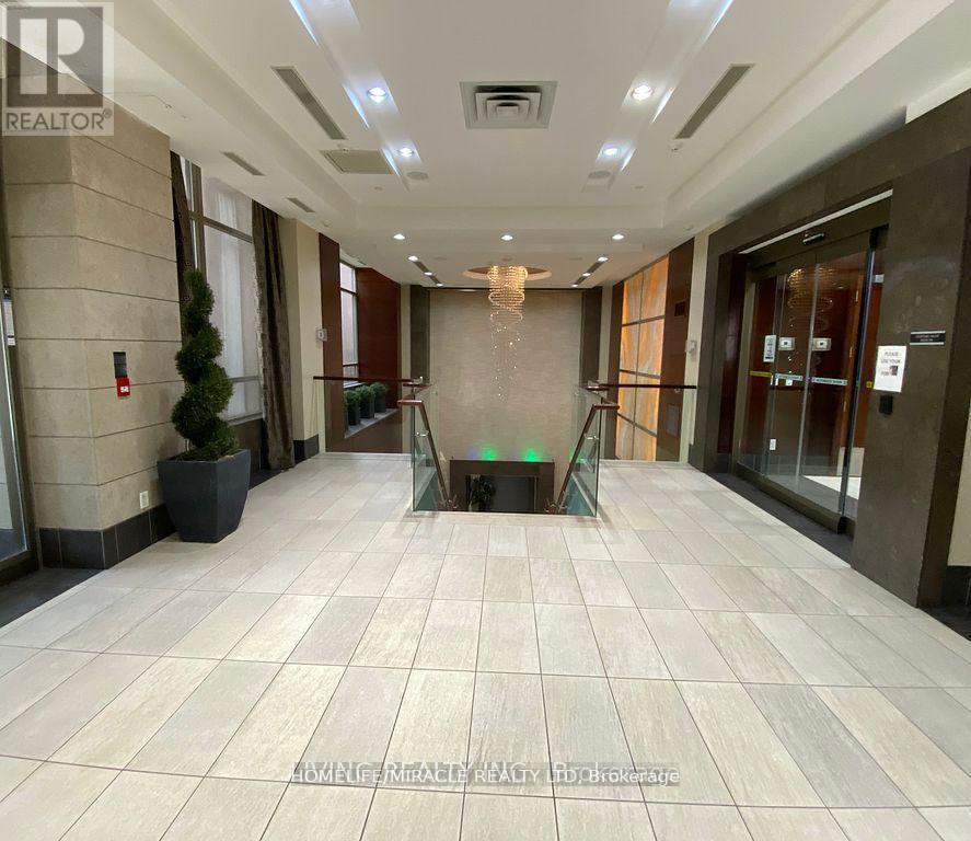 2110 - 310 Burnhamthorpe Road W, Mississauga, Ontario  L5B 4P9 - Photo 4 - W12973614