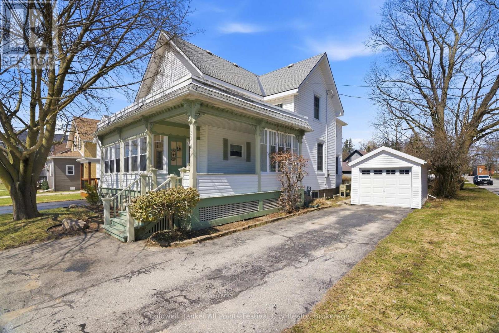 129 Ontario Street, Central Huron, Ontario  N0M 1L0 - Photo 2 - X12975334