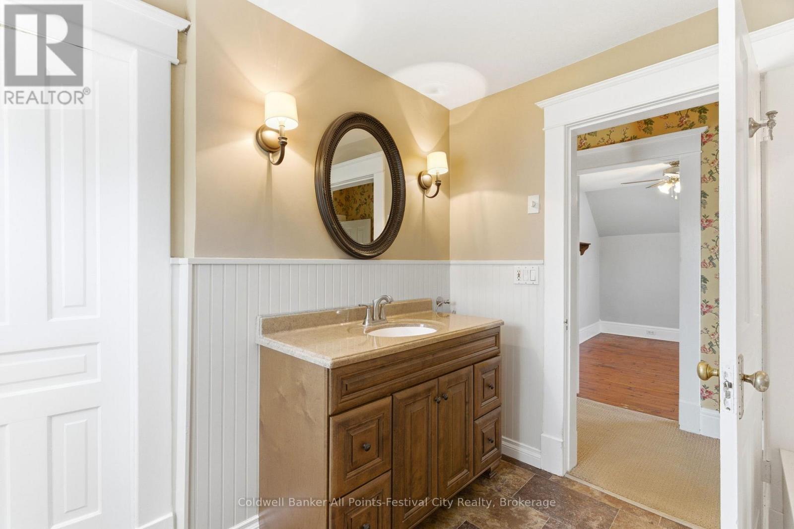 129 Ontario Street, Central Huron, Ontario  N0M 1L0 - Photo 34 - X12975334