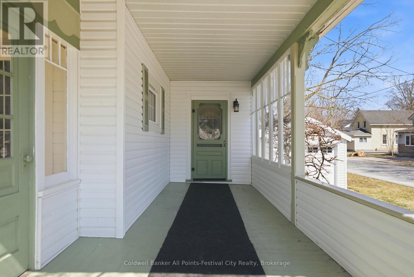 129 Ontario Street, Central Huron, Ontario  N0M 1L0 - Photo 3 - X12975334