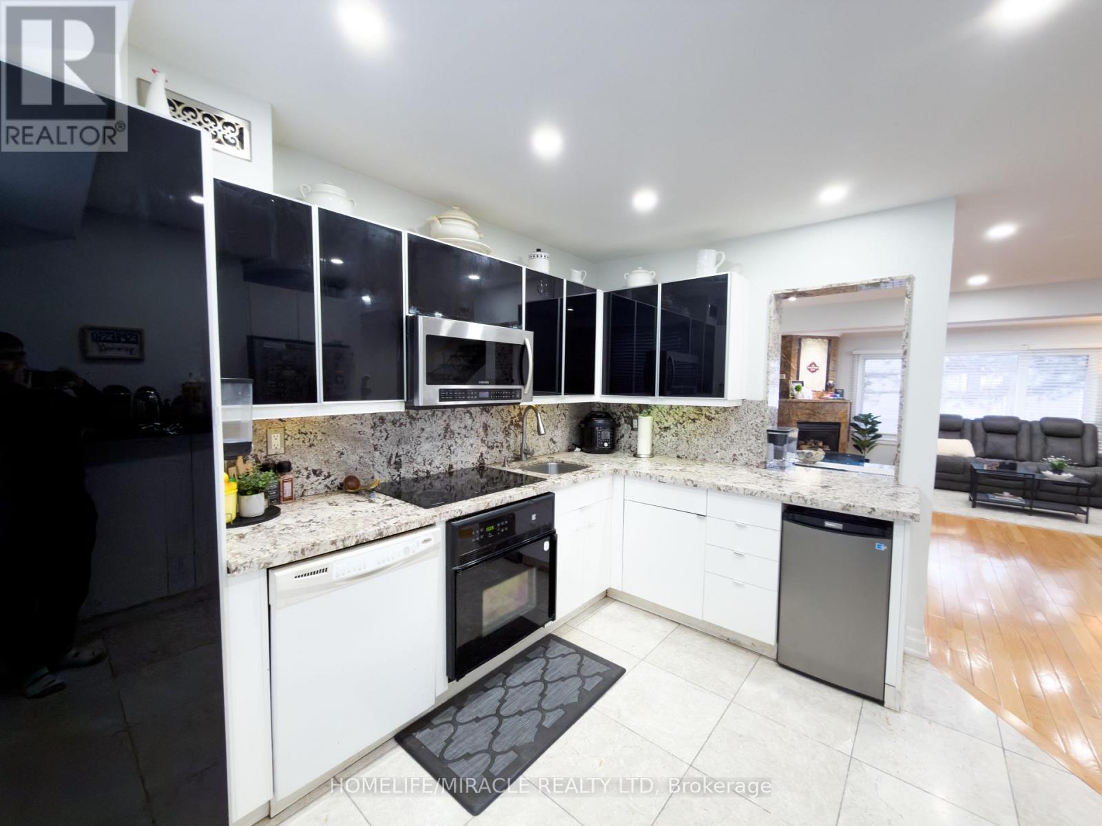 64 - 2440 Bromsgrove Road, Mississauga, Ontario  L5J 4J7 - Photo 20 - W12975368