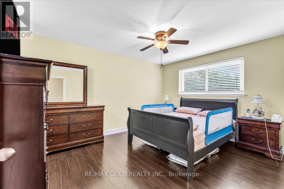 53 Dorchester Drive, Brampton, Ontario  L6T 3E2 - Photo 18 - W12975374