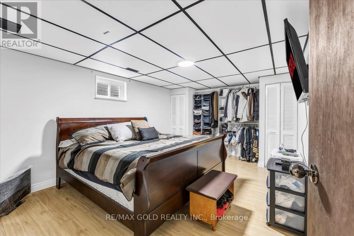 53 Dorchester Drive, Brampton, Ontario  L6T 3E2 - Photo 34 - W12975374