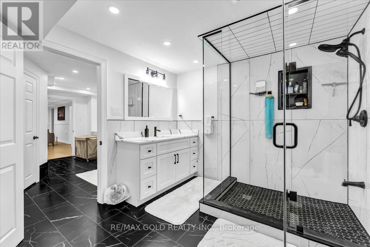 53 Dorchester Drive, Brampton, Ontario  L6T 3E2 - Photo 37 - W12975374