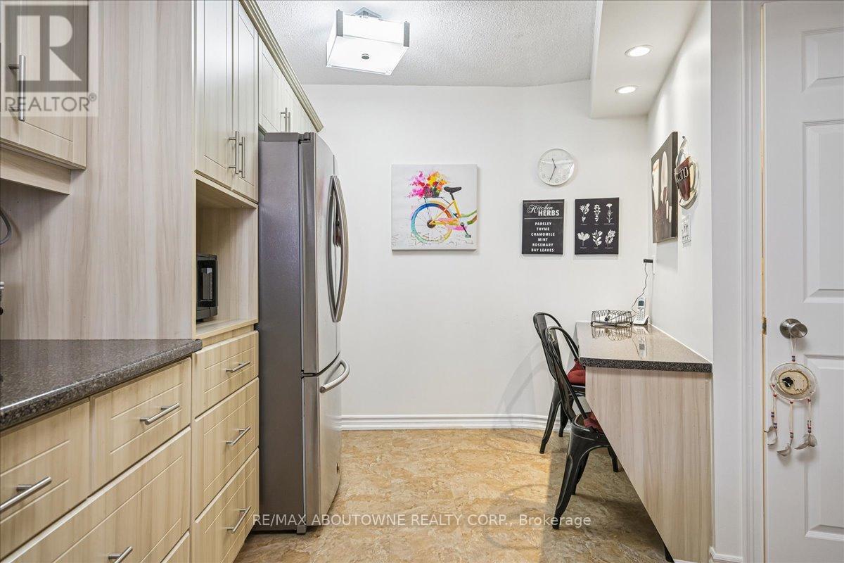 605 - 1240 Marlborough Court, Oakville, Ontario  L6H 3K7 - Photo 15 - W12975378