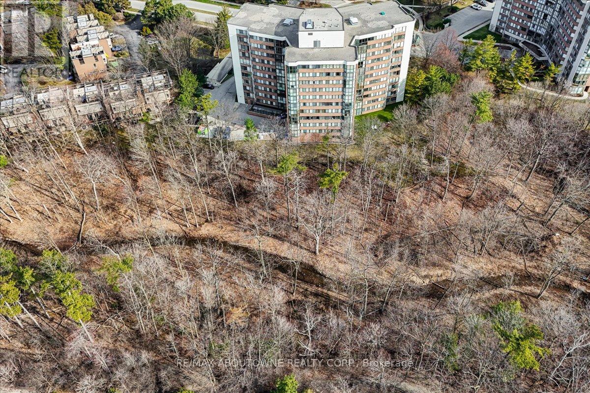 605 - 1240 Marlborough Court, Oakville, Ontario  L6H 3K7 - Photo 30 - W12975378