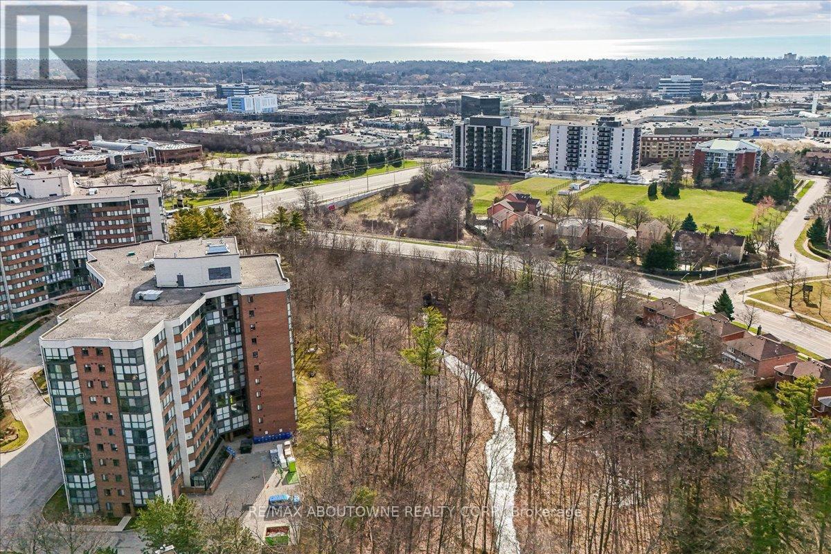 605 - 1240 Marlborough Court, Oakville, Ontario  L6H 3K7 - Photo 33 - W12975378