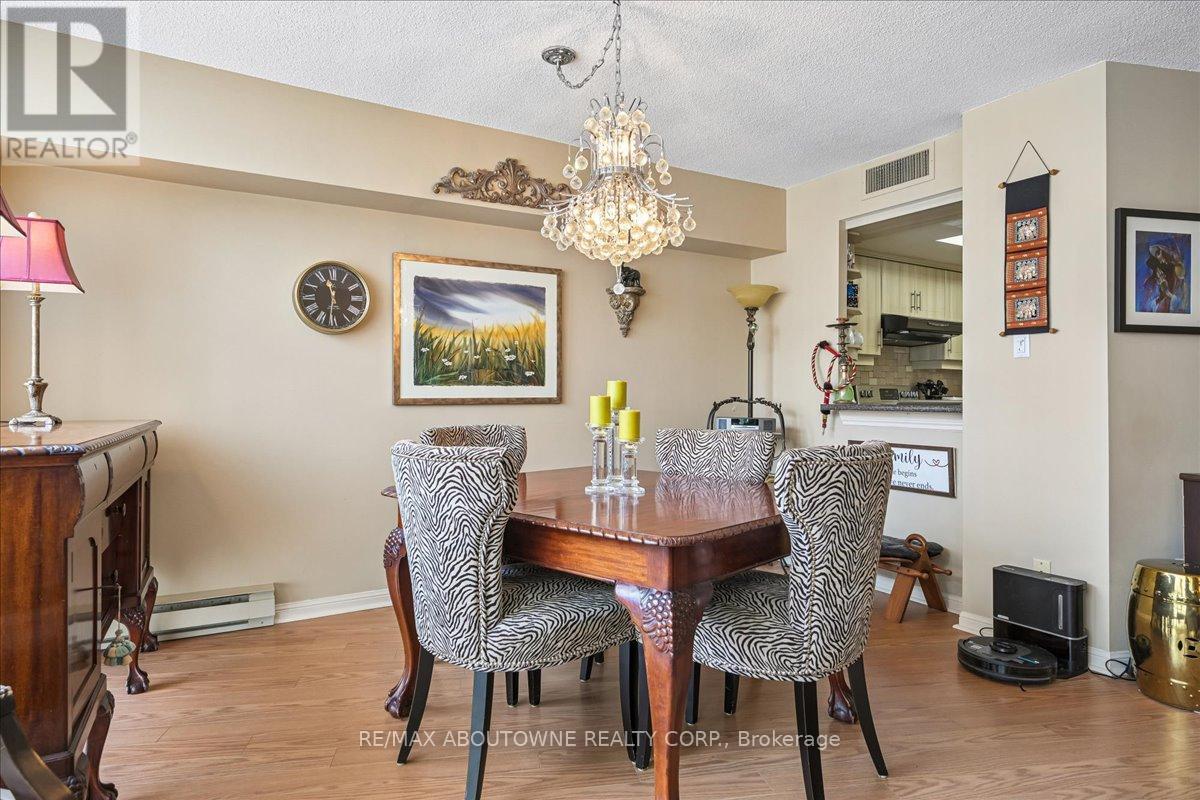 605 - 1240 Marlborough Court, Oakville, Ontario  L6H 3K7 - Photo 8 - W12975378