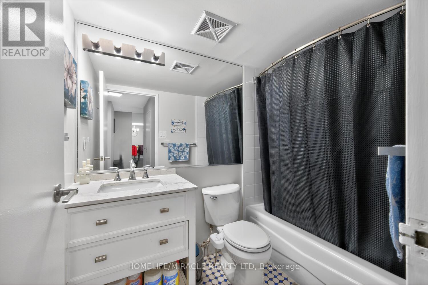 2003 - 4 Kings Cross Road, Brampton, Ontario  L6T 3X8 - Photo 33 - W12975388