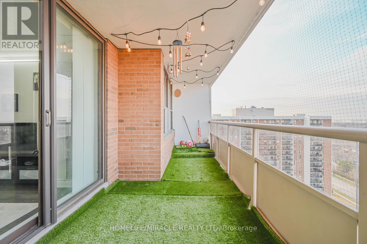 2003 - 4 Kings Cross Road, Brampton, Ontario  L6T 3X8 - Photo 35 - W12975388