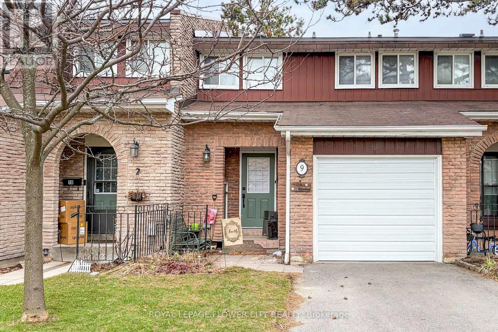 9 - 3350 Hornbeam Crescent, Mississauga, Ontario  L5L 3Z7 - Photo 3 - W12975404