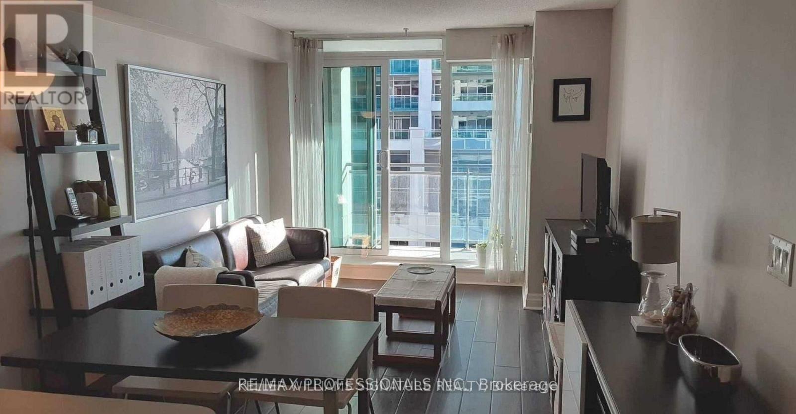 616 - 2121 Lake Shore Boulevard W, Toronto, Ontario  M8V 4E9 - Photo 3 - W12975428