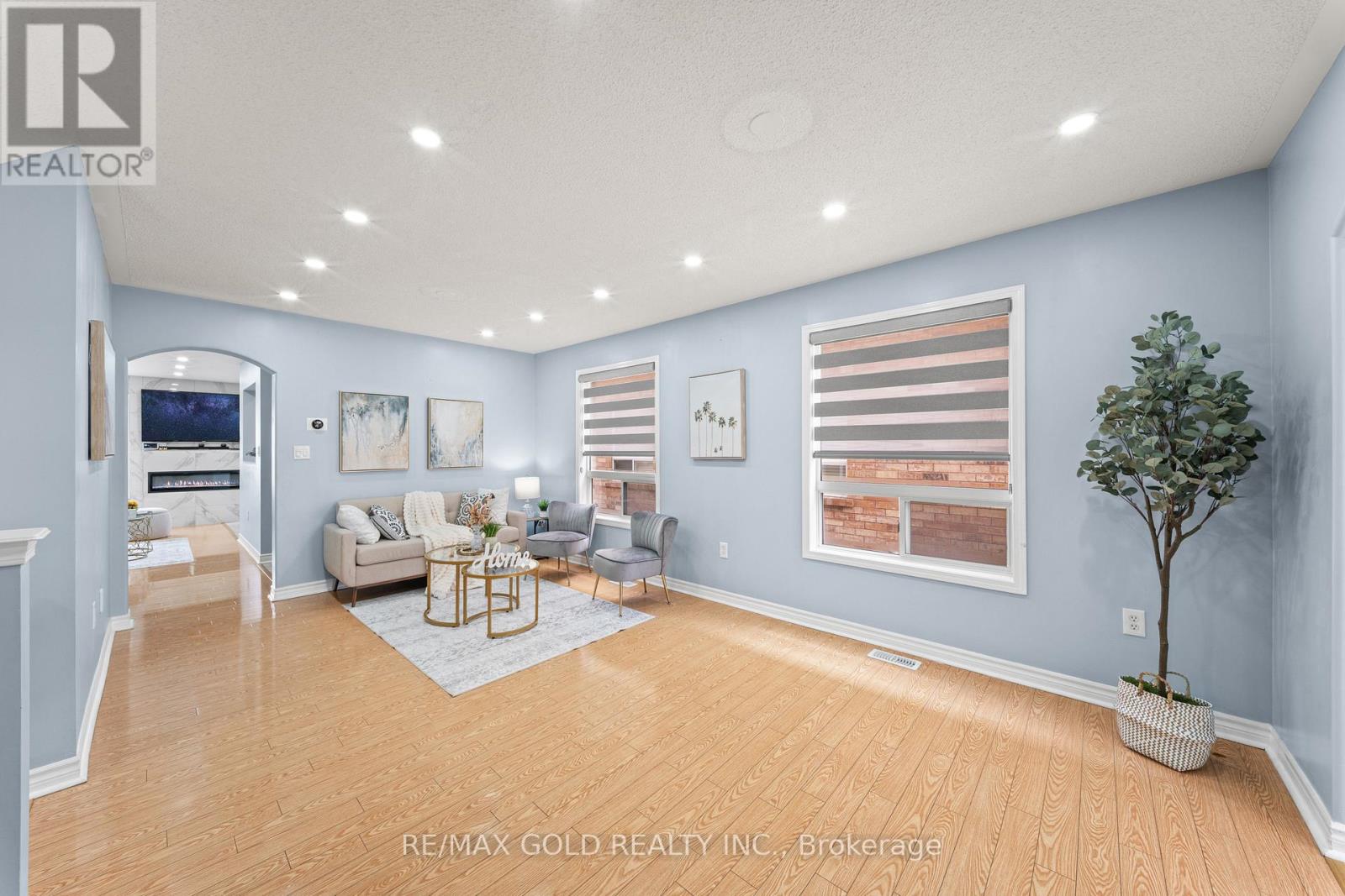 95 Herdwick Street, Brampton, Ontario  L6S 6L7 - Photo 11 - W12975472